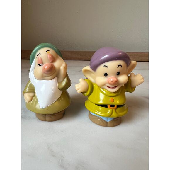 Fisher-Price Little People Disney Snow White & Seven Dwarfs Characters Toy 2012 - Picture 5 of 11